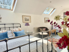 flowers-relaxing-bedroom-26