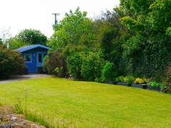 Secluded self catering glamping holiday. Garden chalet.