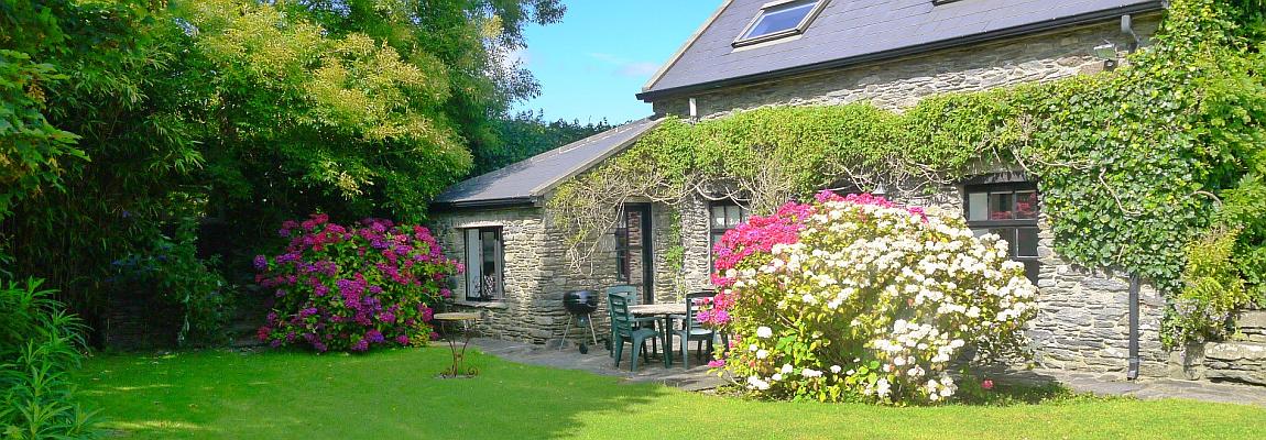 Laze Around in Rock Cottage