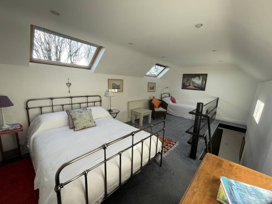 Cottage bedroom - modern interior